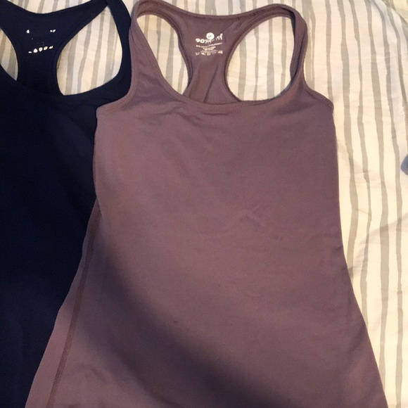 Lot of 4  90 degree racer back work out tanks - Picture 2 of 5